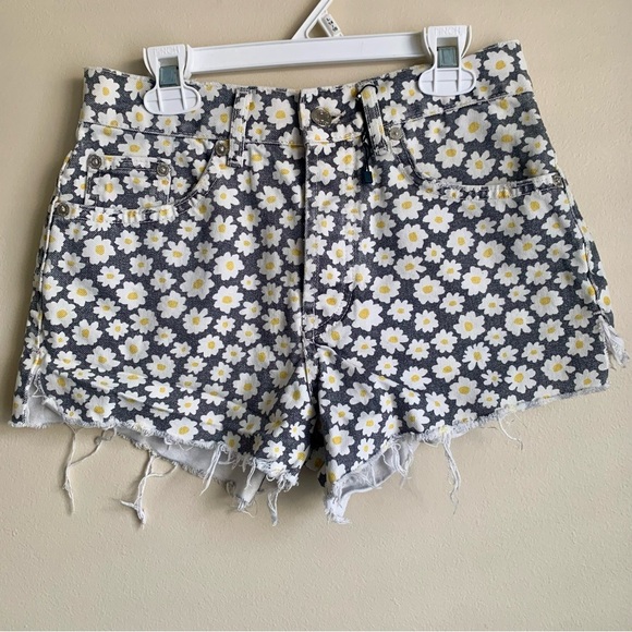 ZARA daisy floral printed high-rise raw hem button fly denim shorts size 2 - Picture 4 of 6
